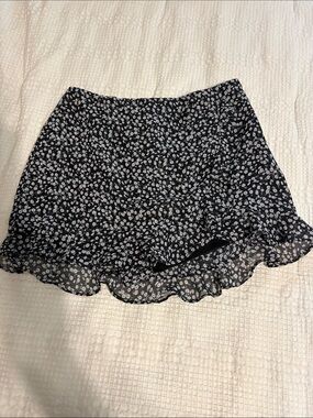 Victoria + Sophia Black Floral Ruffle Hem Skater Mini Skirt